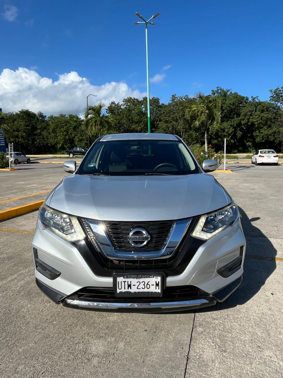 Nissan X-Trail SUV automatic 2.5L
