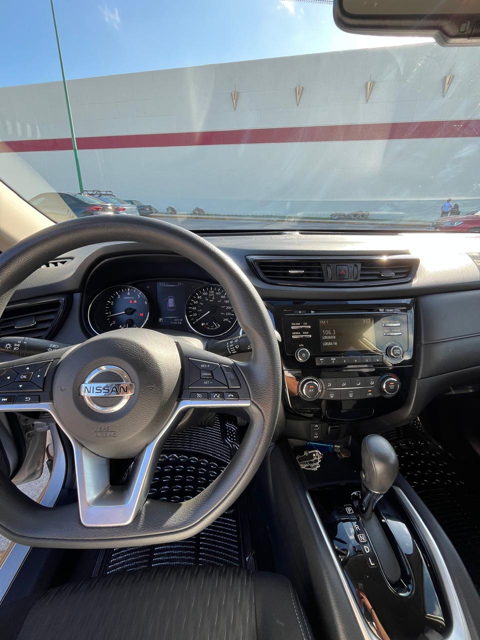 Nissan X-Trail SUV automatic 2.5L