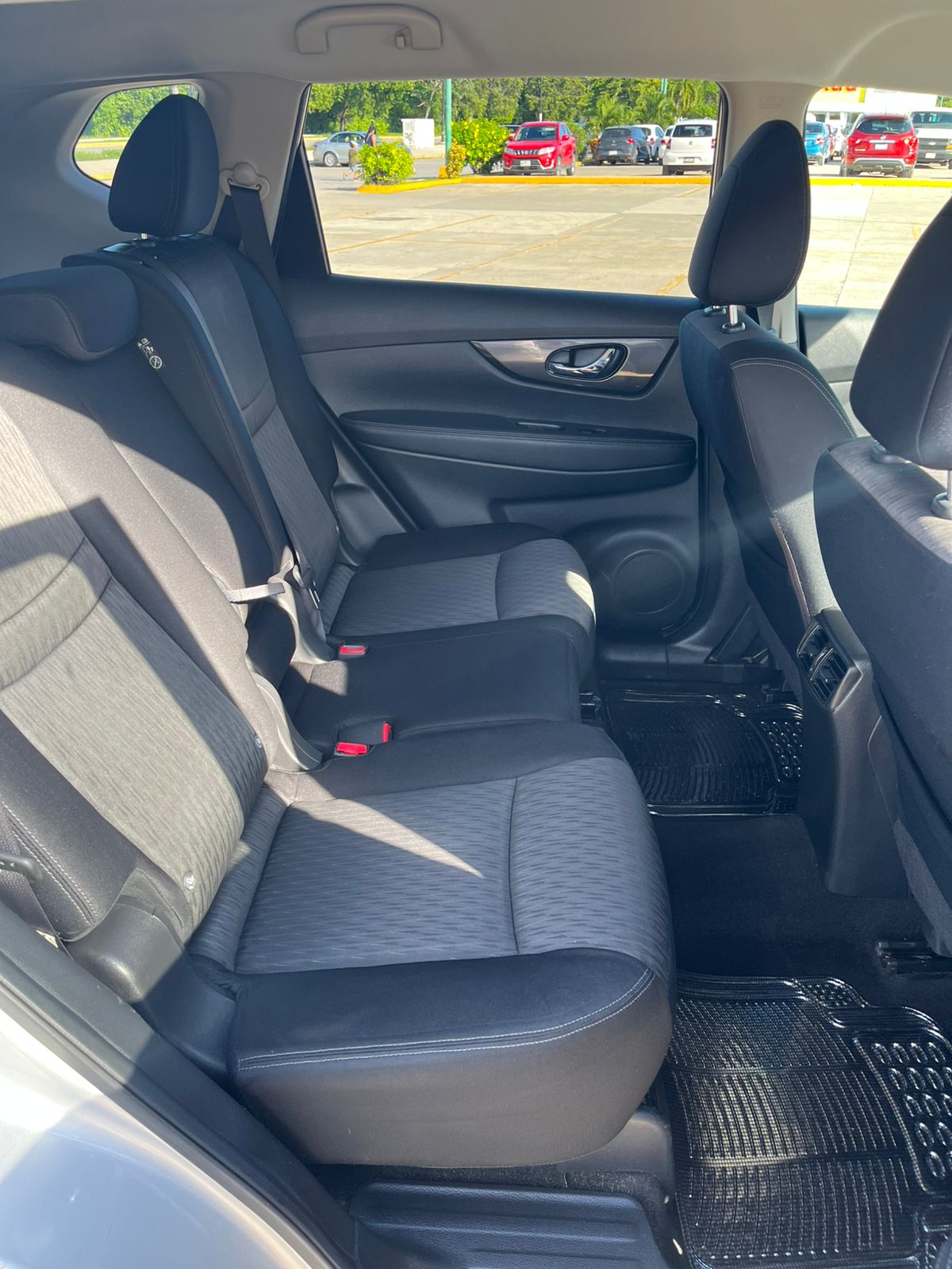 Nissan X-Trail SUV automatic 2.5L