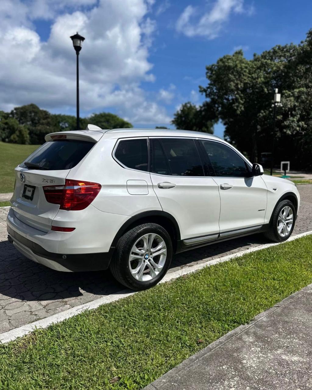 BMW X3 SUV automatic 2.0L